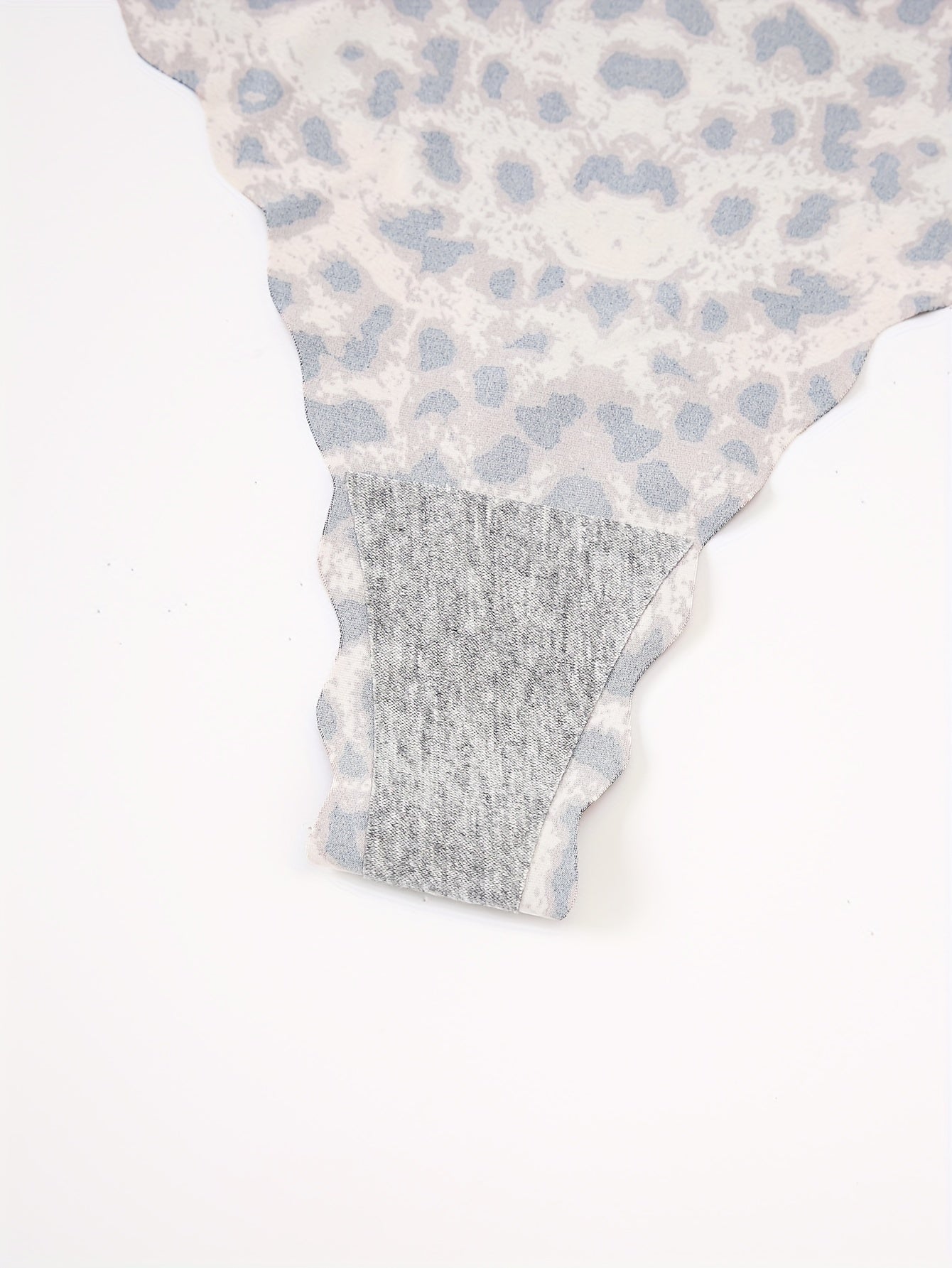 6pcs Scallop Trim Leopard Thongs, Seamless & Stretchy Comfort